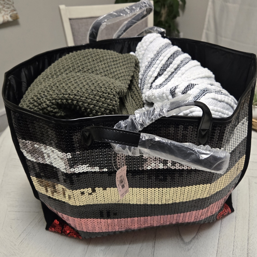 Victoria's Secret NWT XL Sequin Tote Bag - Black, Gold, Pink, Red - Picture 3 of 11